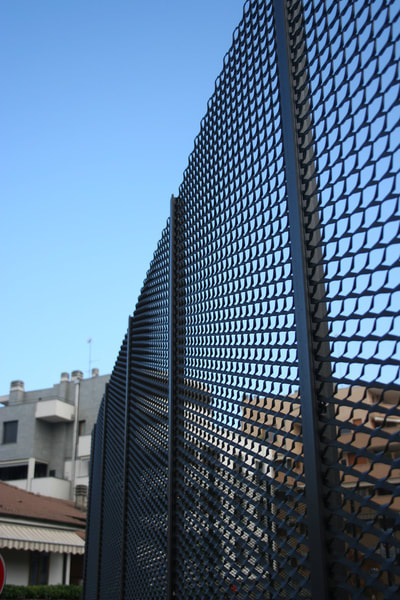 clôture métal étiré inox